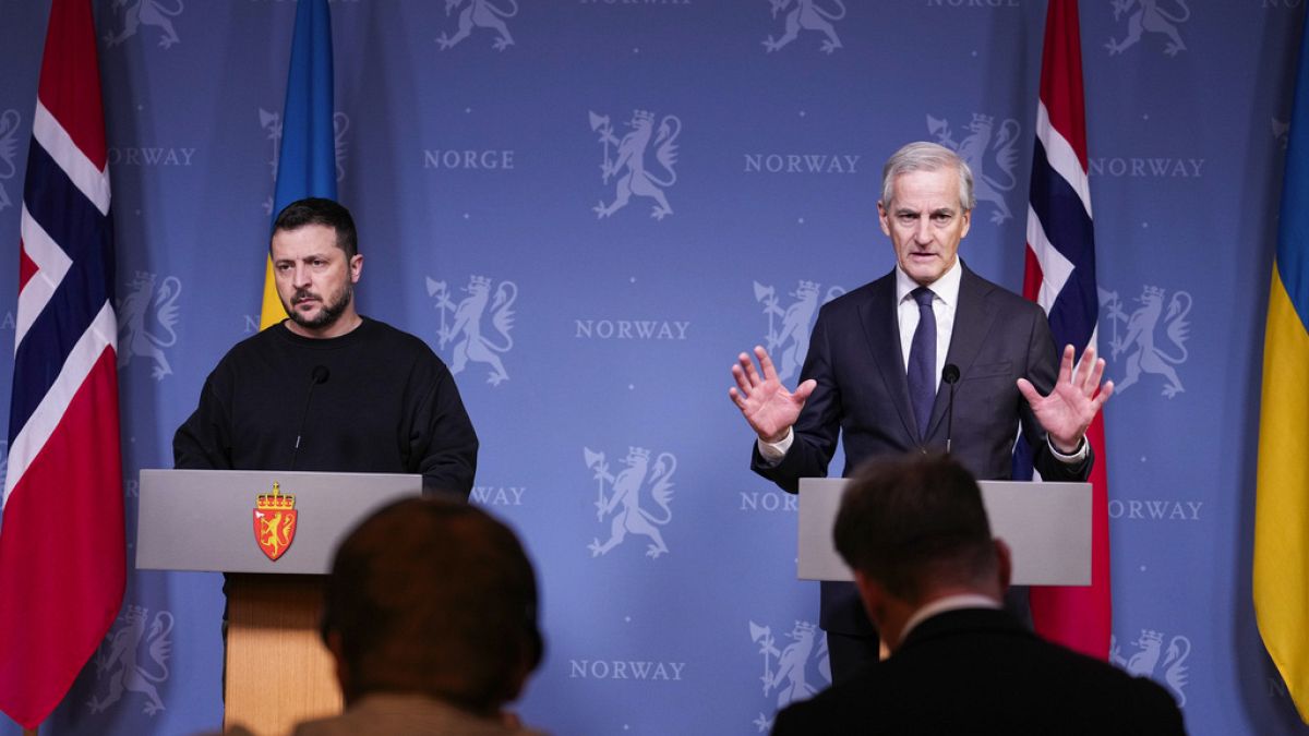 Ukrainian President Volodymyr Zelenskyy, left, and Norway