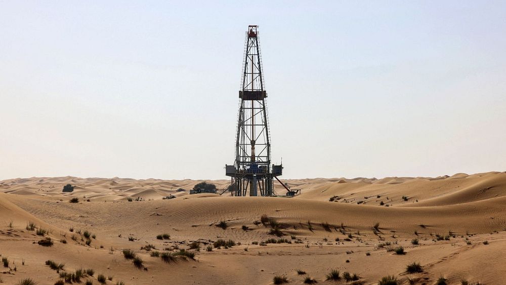 Zjednoczone Emiraty Arabskie wśród petrostatów, które ryzykują utratę połowy swoich dochodów w związku ze spadkiem popytu na paliwa kopalne