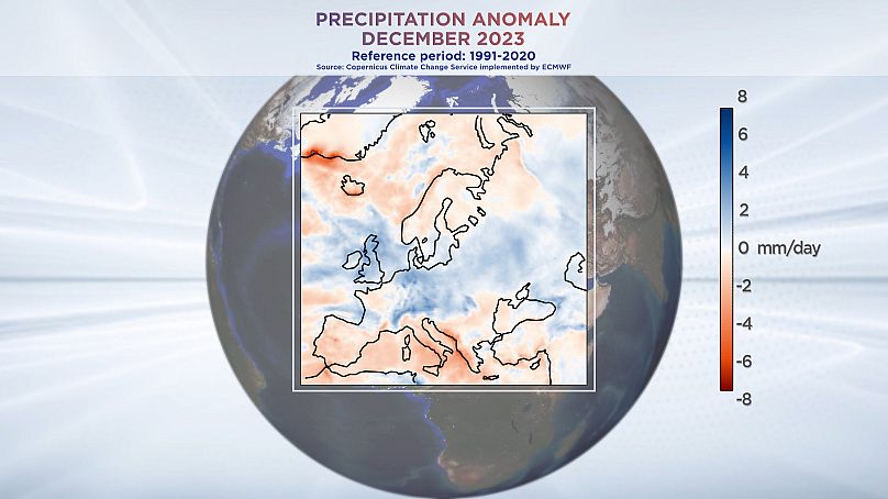 Anomalia opadów z grudnia 2023 r. z usługi Copernicus Climate Change Service