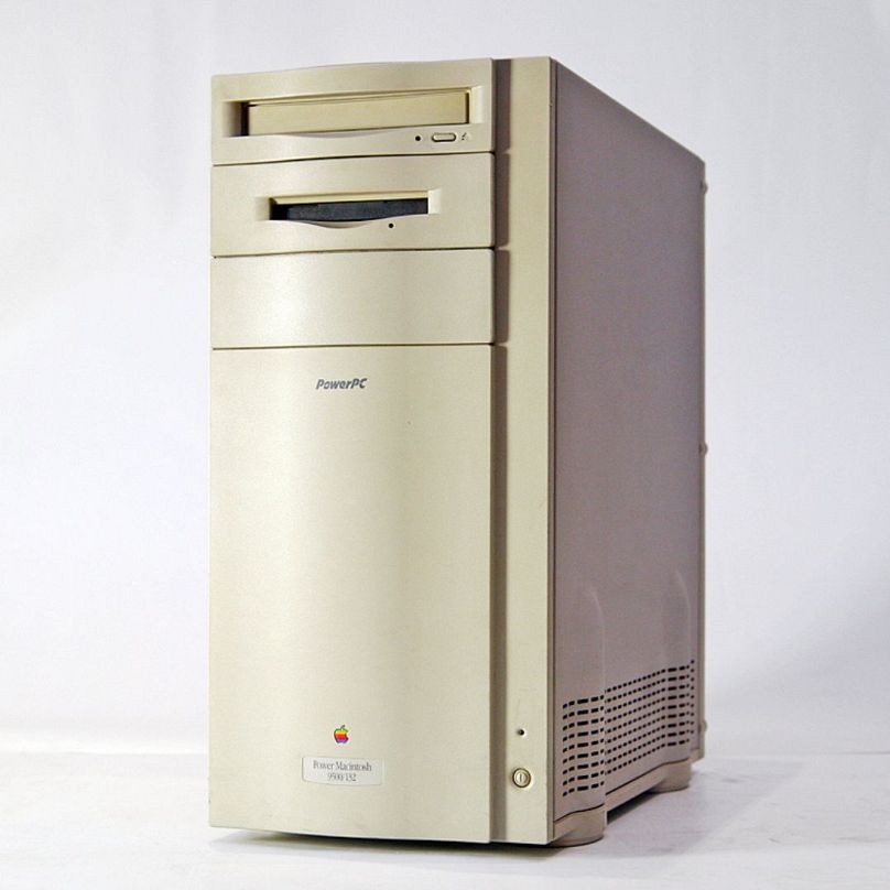 Power Macintosh 9500, wprowadzony na rynek 19 czerwca 1995