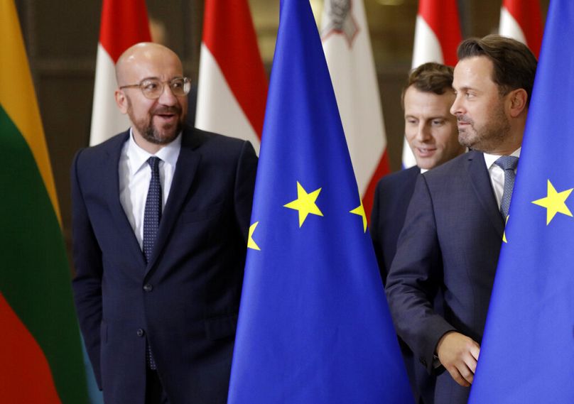 Przewodniczący Rady Europejskiej Charles Michel, prezydent Francji Emmanuel Macron i wicepremier Luksemburga Xavier Bettel w budynku Rady Europejskiej w Brukseli, grudzień 2019 r.