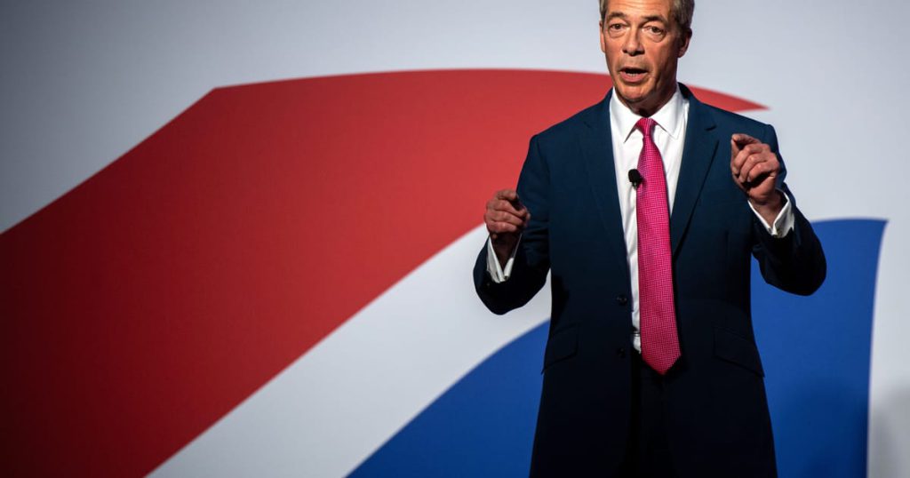 Nigel Farage nie pojawia się, gdy jego partia krytykuje „socjalistycznych bliźniaków” Starmera i Sunaka