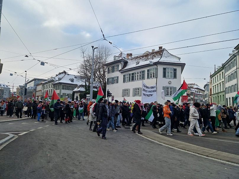 Protestujący wychodzą na ulice Szwajcarii