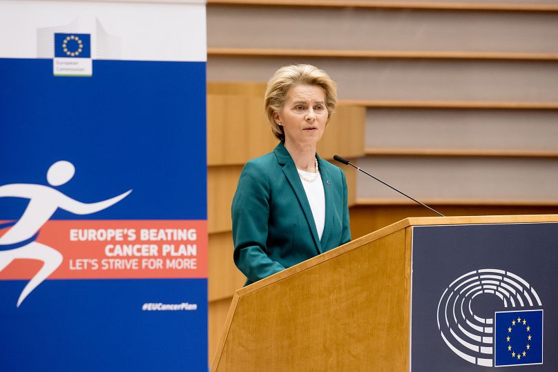 Przewodnicząca Komisji Europejskiej Ursula von der Leyen przedstawia 4 lutego 2021 r. europejski plan walki z rakiem.