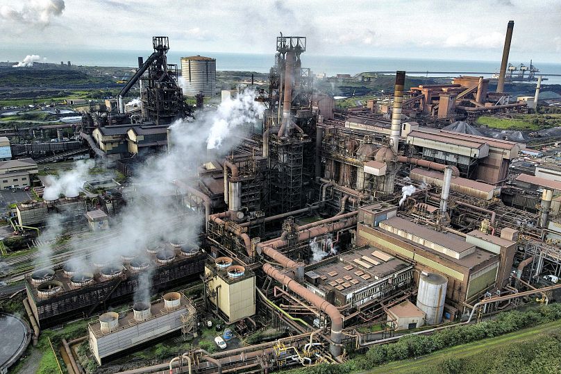 Widok na hutę stali Tata Steel w Port Talbot w południowej Walii, 15 września 2023 r.