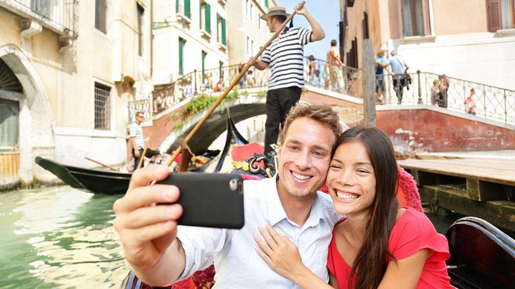 Last month, a gondola capsized in Venice, Italy when a group of tourists refused to stop taking selfies and sit down.