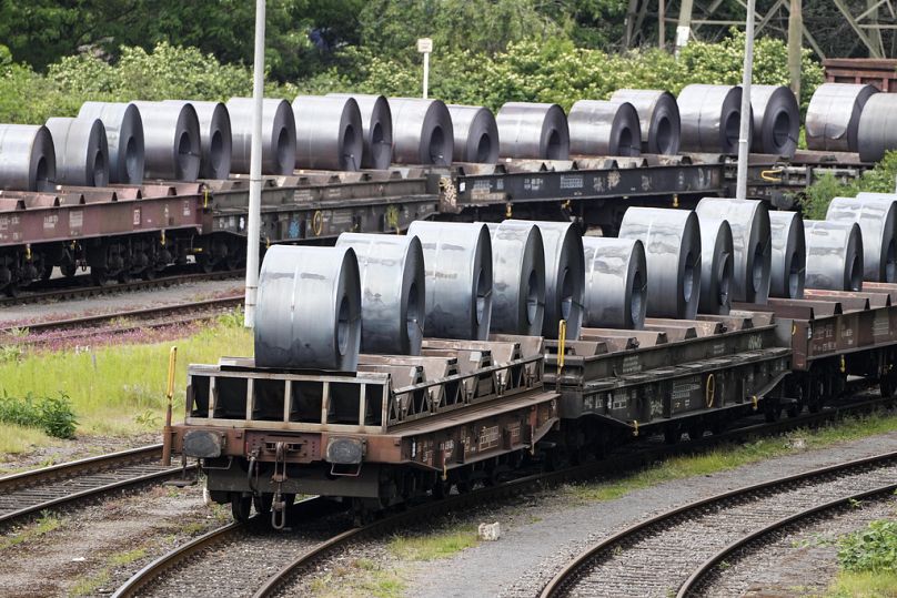 Krążek stali gotowy do transportu w hucie największego niemieckiego producenta thyssenkrupp Steel Europe w Duisburgu, maj 2023