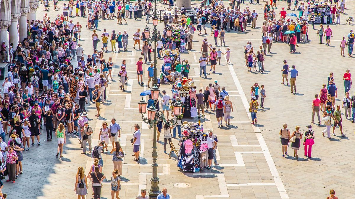 Crowds in St Mark