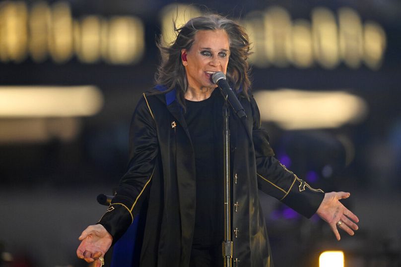 Ozzy Osbourne występuje w przerwie meczu Los Angeles Rams, Buffalo Bills podczas meczu piłki nożnej NFL, czwartek, 8 września 2021 r.