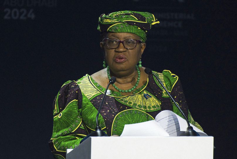 Dyrektor generalny Światowej Organizacji Handlu Ngozi Okonjo-Iweala przemawia podczas szczytu WTO w Abu Zabi w Zjednoczonych Emiratach Arabskich, poniedziałek, 26 lutego 2024 r.