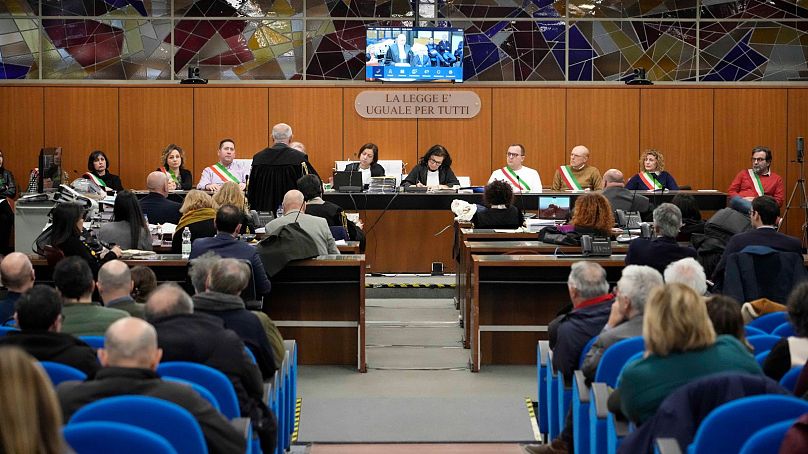 Widok na salę sądową podczas procesu w sprawie zabójstwa badacza z Uniwersytetu Cambridge Giulio Regeniego przed rzymskim sądem, wtorek, 20 lutego 2024 r.