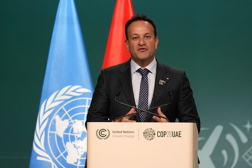 Premier Irlandii Leo Varadkar przemawia podczas sesji plenarnej szczytu COP28 w grudniu 2023 r.