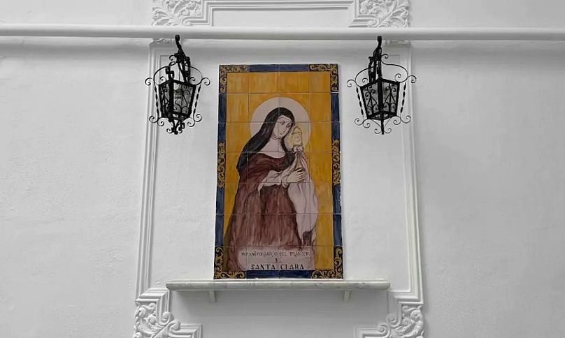 Spodziewaj się ikon religijnych w całym klasztorze Najświętszej Marii Panny Jezusowej w Sewilli