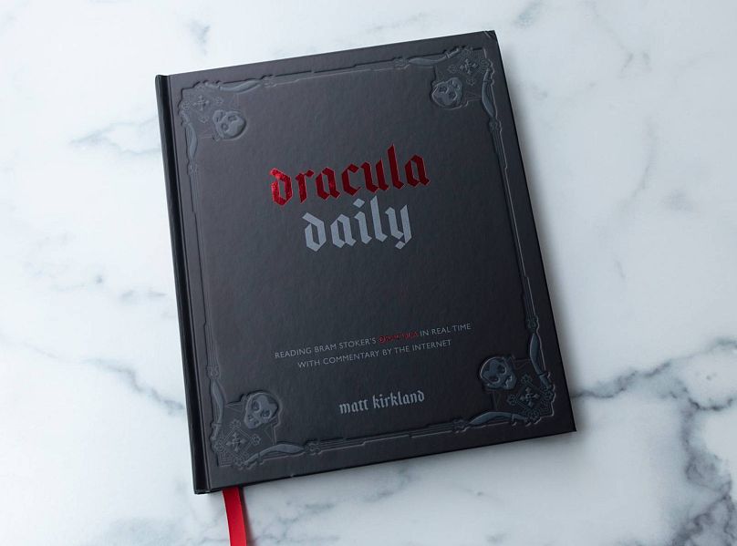 Wydanie „Daily Dracula” w twardej oprawie