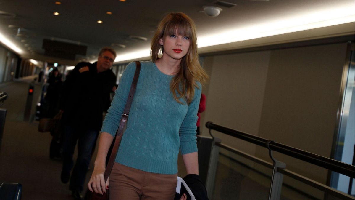 Mega celeb Taylor Swift arrives at Narita international airport, near Tokyo, in November 2012.