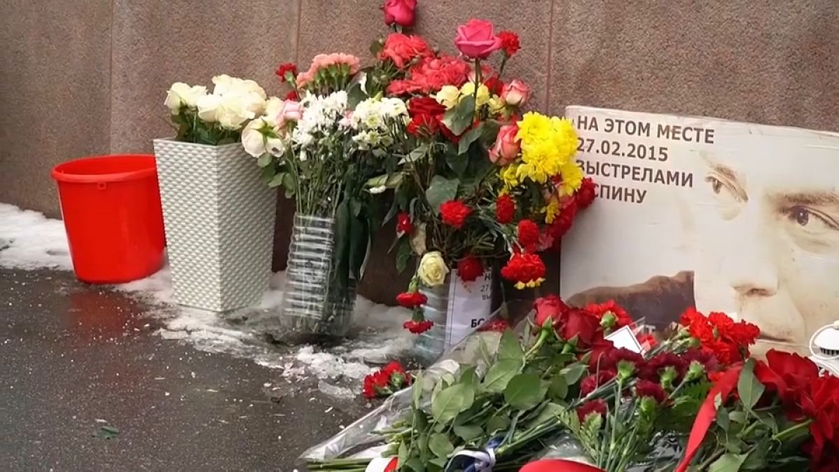 Foreign diplomats pay tribute to killed Russian opposition leader Nemtsov