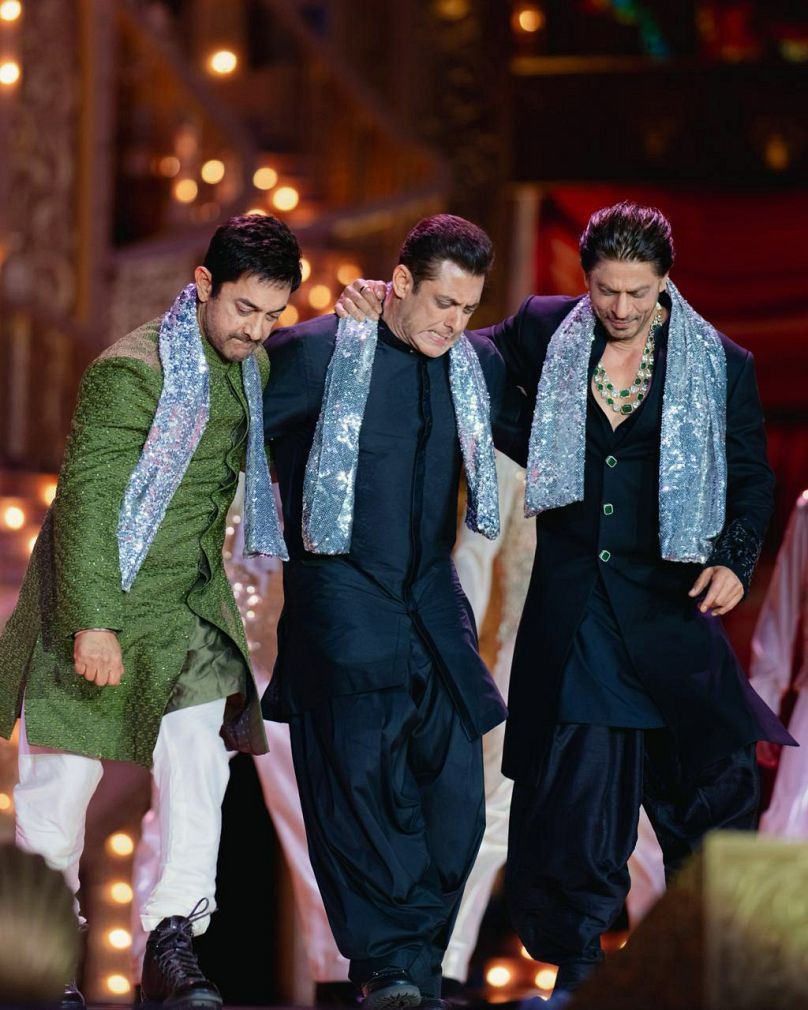 Gwiazdy Bollywoodu Amir Khan, Salman Khan i Shah Rukh Khan występują na przedślubnej imprezie syna miliardera przemysłowca Mukesha Ambaniego, Ananta Ambaniego w Jamnagar w Indiach.