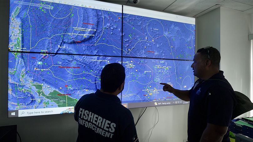 Nowo utworzone centrum operacyjne systemu monitorowania statków (VMS) w Majuro
