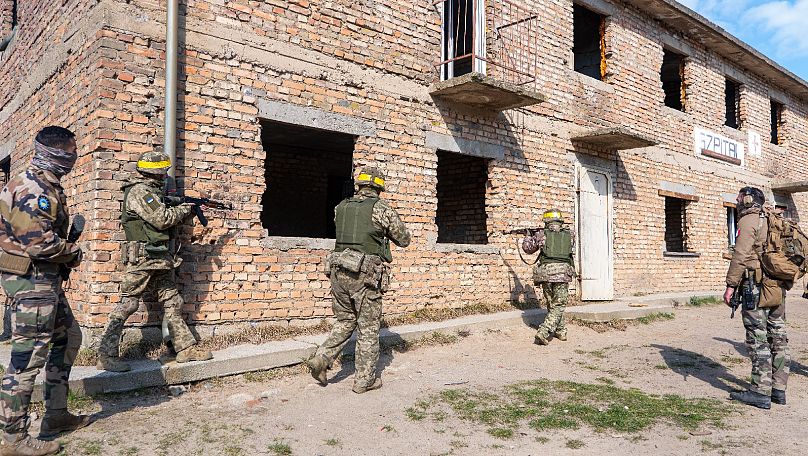 Ukraińscy żołnierze szkoleni przez wojska francuskie za pośrednictwem EUMAM w Polsce.