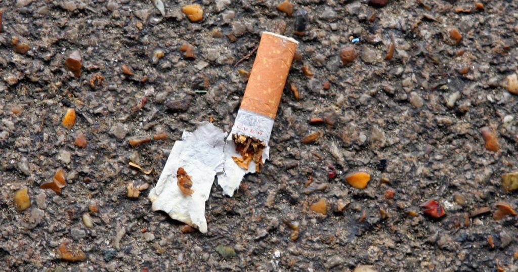 Brytyjscy konserwatyści właśnie zgodzili się na najsurowszy na świecie zakaz palenia.  Torysowscy parlamentarzyści tego nienawidzą