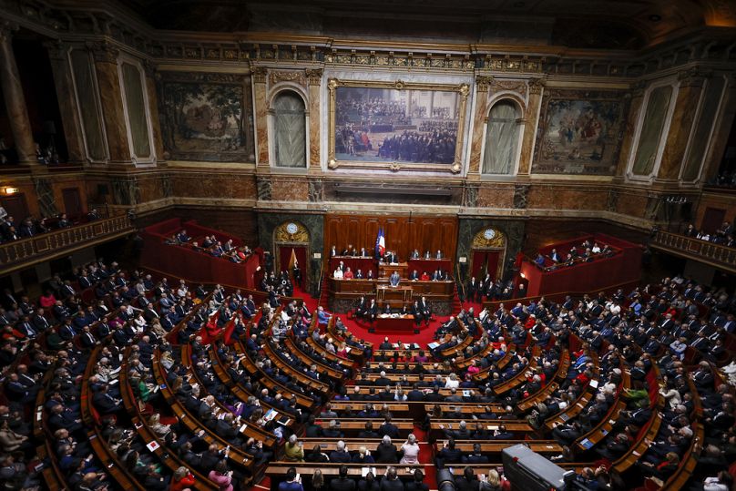 Kongres obu izb parlamentu w Château de Versailles podczas przemówienia premiera Francji Gabriela Attala w Wersalu, marzec 2024 r.