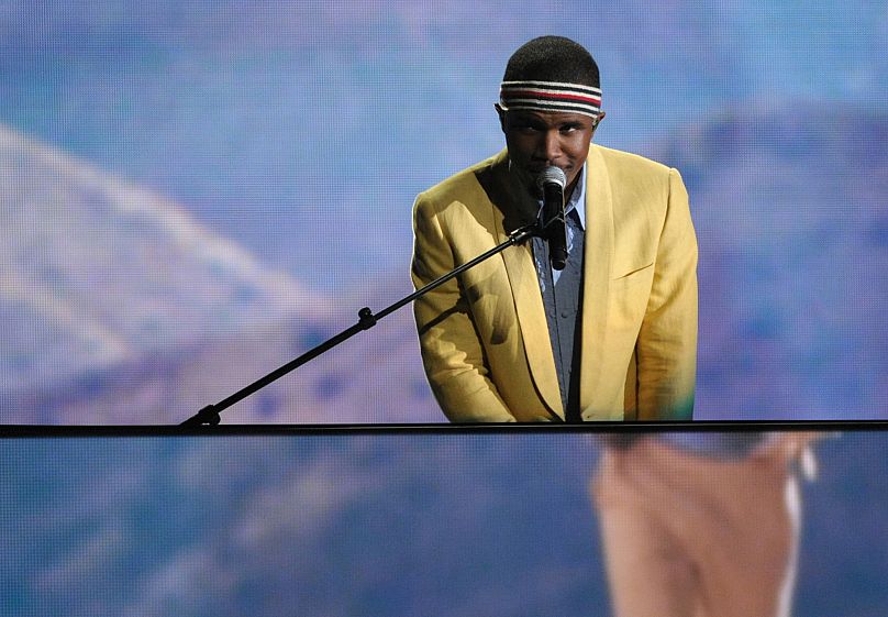 Frank Ocean występuje na scenie podczas 55. dorocznej ceremonii rozdania nagród Grammy w Los Angeles.