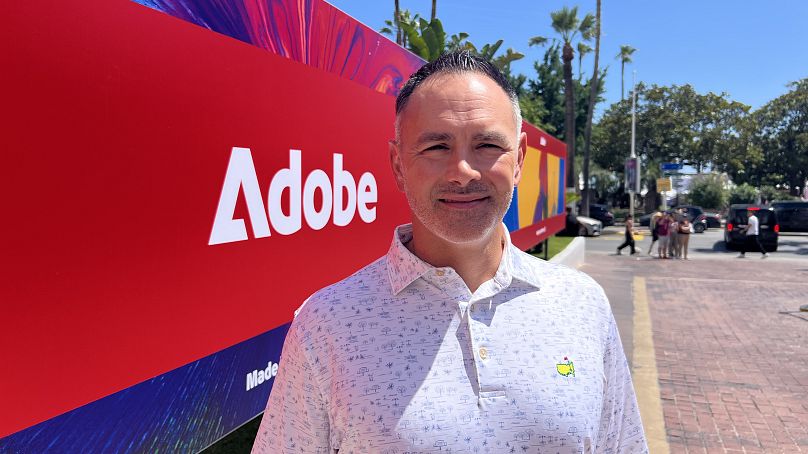 Eric Hall z Adobe rozmawia z Euronews Next podczas Festiwalu Kreatywności Cannes Lions 2024