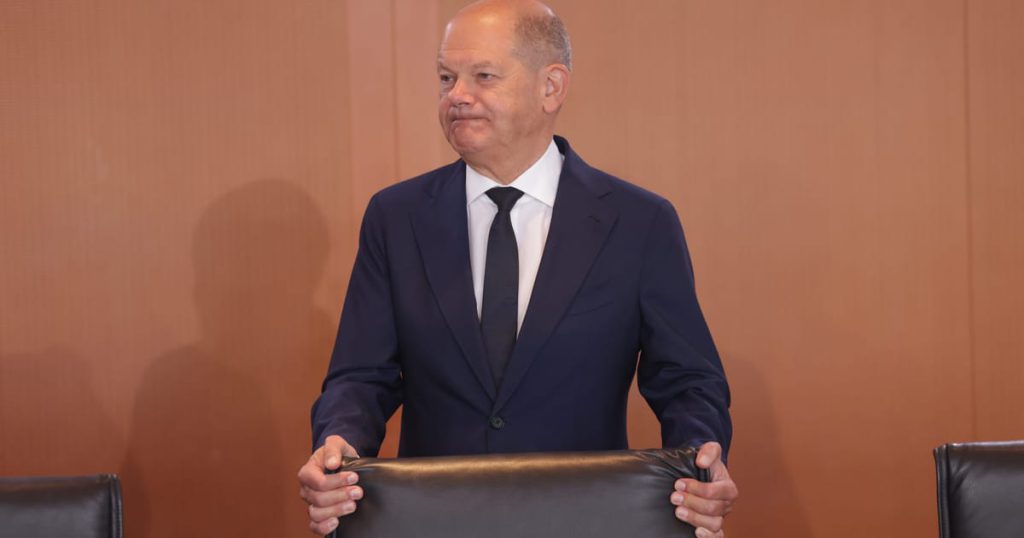 Niemiecki Scholz „zaniepokojony” perspektywą zwycięstwa skrajnej prawicy we Francji