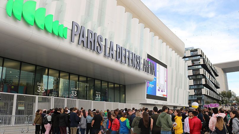 Paris La Défense na przedmieściach Nanterre.