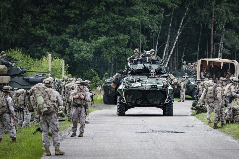 Wojskowe pojazdy opancerzone biorą udział w ćwiczeniach Baltops 2024 w regionie Morza Bałtyckiego.