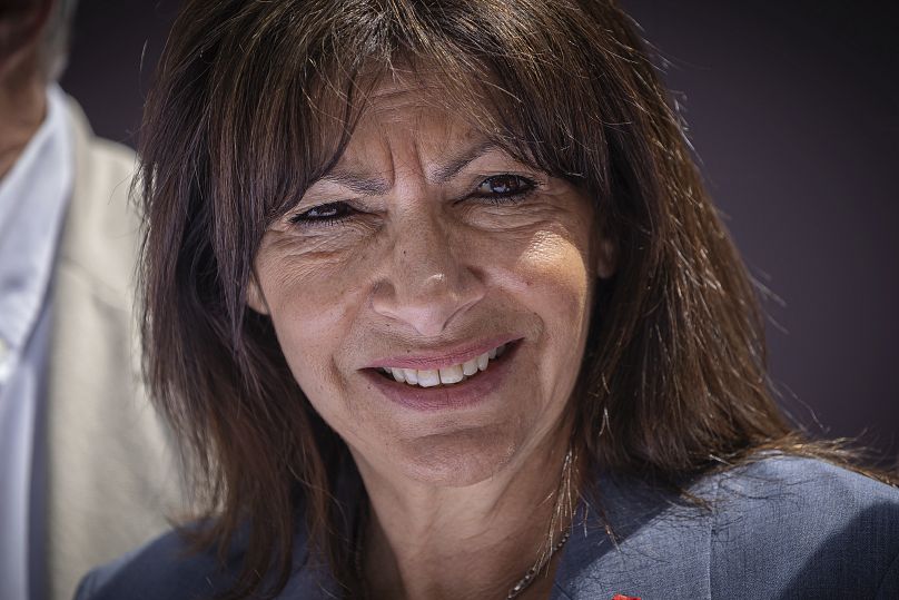 Socjalistyczna burmistrz Paryża Anne Hidalgo na wielkim pikniku na Polach Elizejskich.