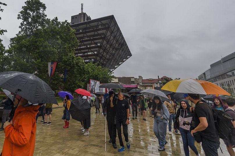 Pracownicy i współpracownicy RTVS protestują w Bratysławie, 10 czerwca 2024 r.