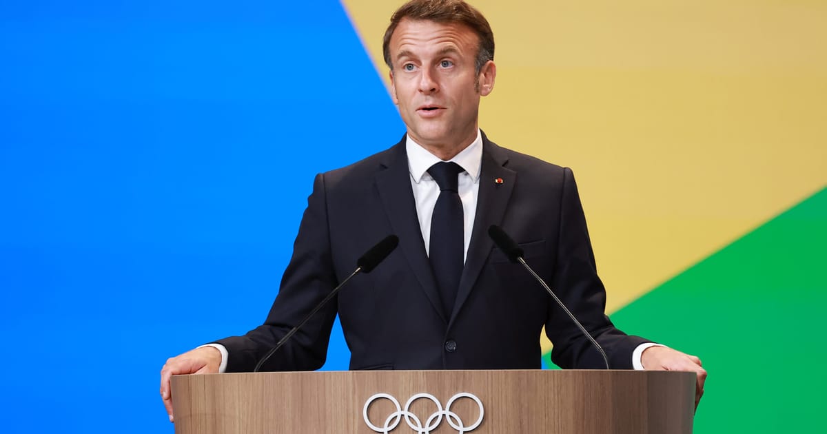 Macron ma nadzieję, że efektowne igrzyska olimpijskie zapewnią polityczny oddech