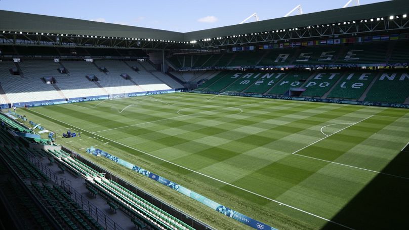 Stadion Stade Geoffroy-Guichard w Saint-Etienne we Francji, wtorek, 23 lipca 2024 r.