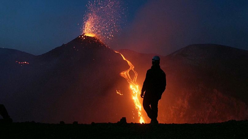 Wybuch wulkanu Etna na włoskiej wyspie Sycylii, 2 lipca 2024 r.