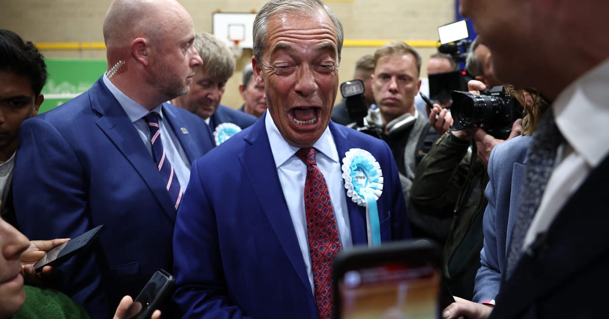 Nigel Farage szturmuje brytyjski parlament. Włącz muzykę Jaws.