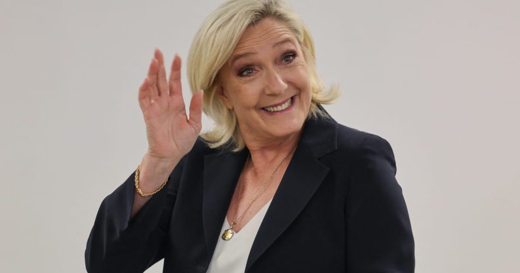 Rosja entuzjastycznie przyjmuje Narodowy Zjazd Marine Le Pen w wyborach we Francji