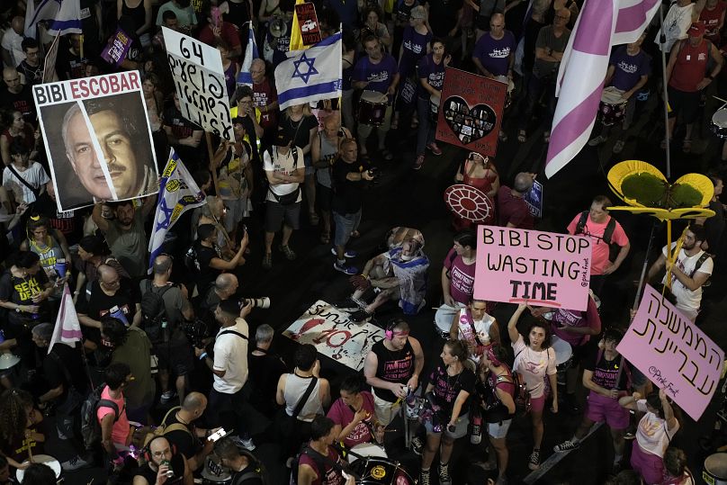 Protesty przeciwko rządowi premiera Izraela Benjamina Netanjahu i wezwania do uwolnienia zakładników przetrzymywanych w Strefie Gazy.