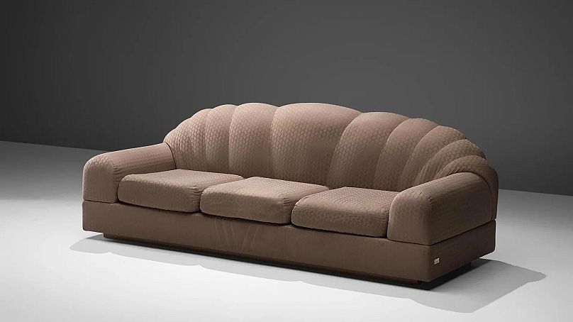 Sofa trzyosobowa Salon w tapicerce Taupe zaprojektowana przez Alaina Delona