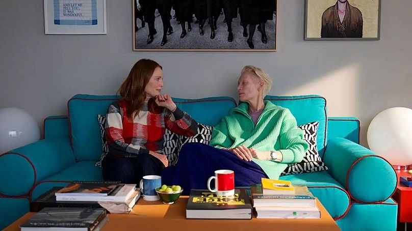 Julianne Moore i Tilda Swinton w filmie „Pokój obok”