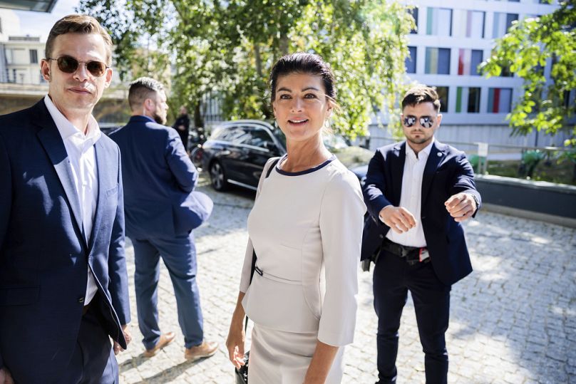 Sahra Wagenknecht, liderka partii Sahra Wagenknecht Alliance (BSW), przybywa na konferencję prasową po wyborach krajowych w Saksonii i Turyngii w Berlinie w Niemczech 