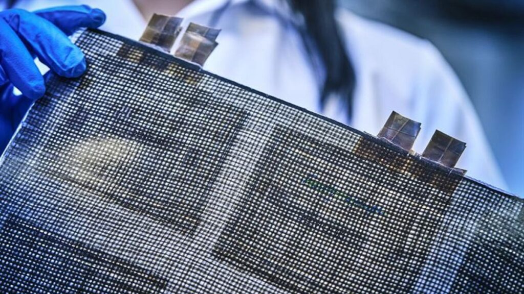 Researchers have succeeded in creating a battery made of carbon fibre composite that is as stiff as aluminium and energy-dense enough to be used commercially.