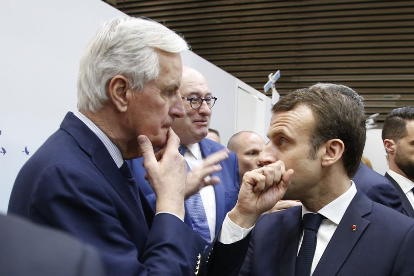 Michel Barnier i Emmanuel Macron w 2019 r.