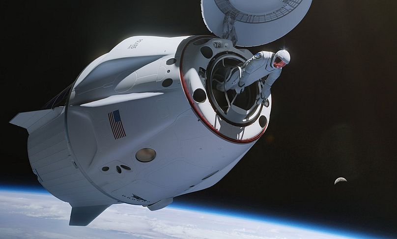 Ta ilustracja dostarczona przez SpaceX w 2024 roku przedstawia spacer kosmiczny z kapsuły Dragon.