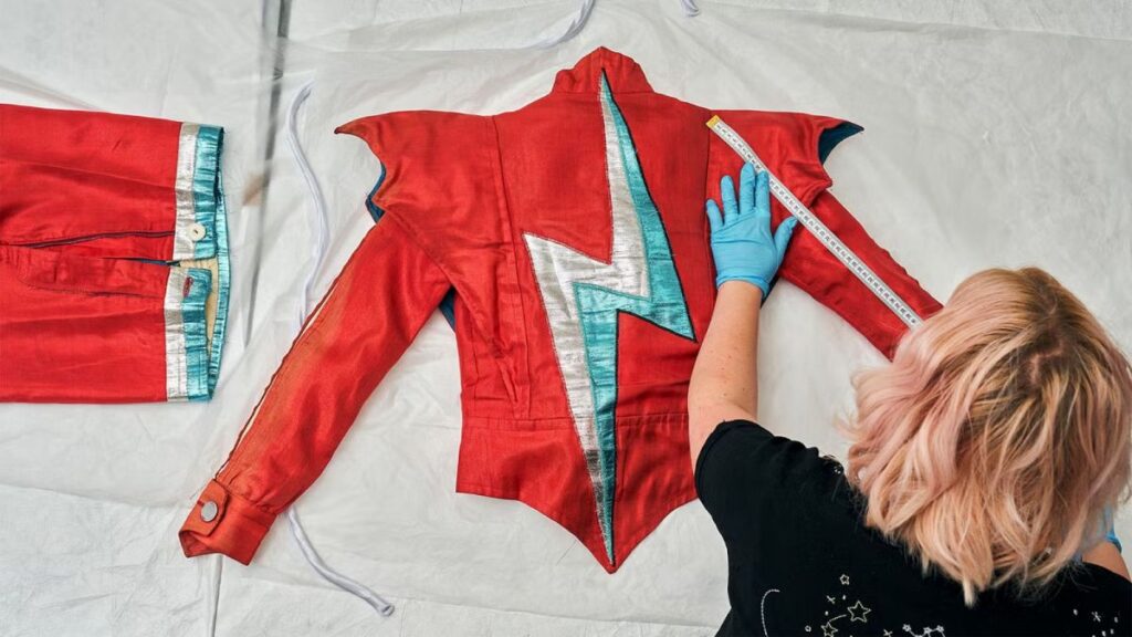 V&A’s new East Storehouse to display over 90,000 items from David Bowie’s archive